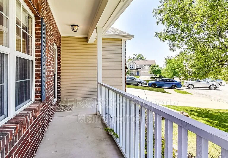 1047 Andrew Ct — Photo 4