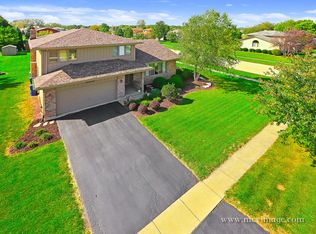 MANICO♥ 14440 S Saddle Brooke Ln, Homer Glen, IL 60491 | Zillow