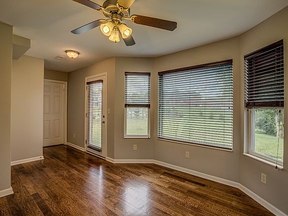 4th image of 1139 Laurelwood Ln