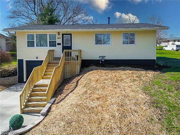 3rd image of 2119 Alden Ave NW
