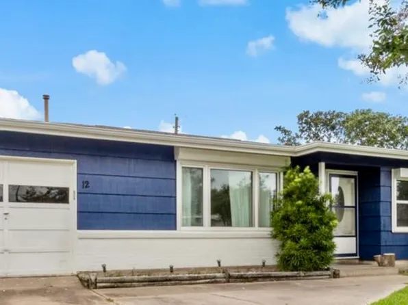 12 Lyncrest Dr, Galveston, TX 77550