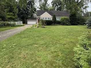47 W Algonquin Rd, Des Plaines, IL 60016