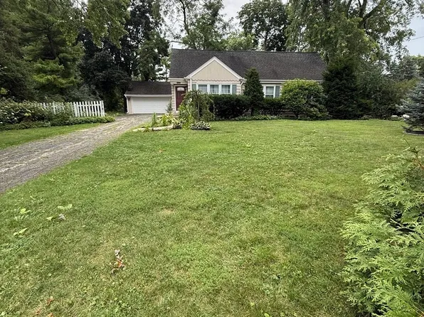47 W Algonquin Rd, Des Plaines, IL 60016