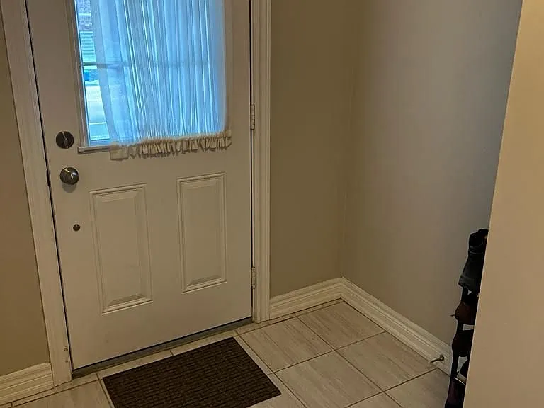 630 Linden Dr E — Photo 1