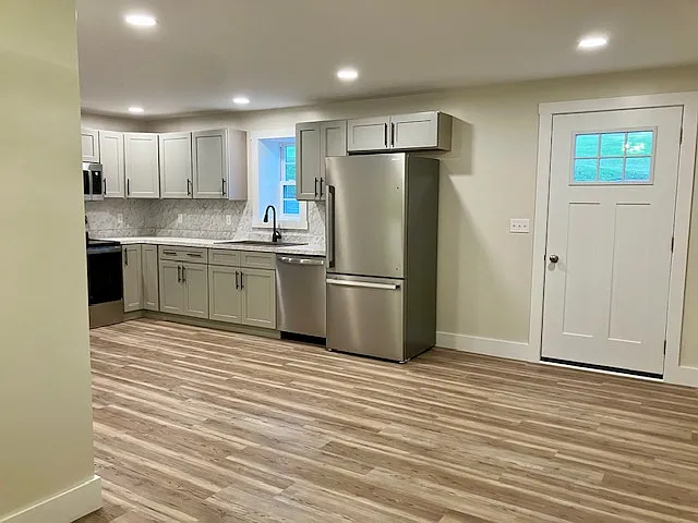 2 bed, 750 sqft, $1,200 — Photo 3