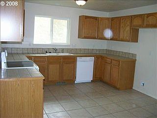 4th image of 844 N Summerwood St