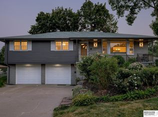 9805 Hartman Ave, Omaha, NE 68134