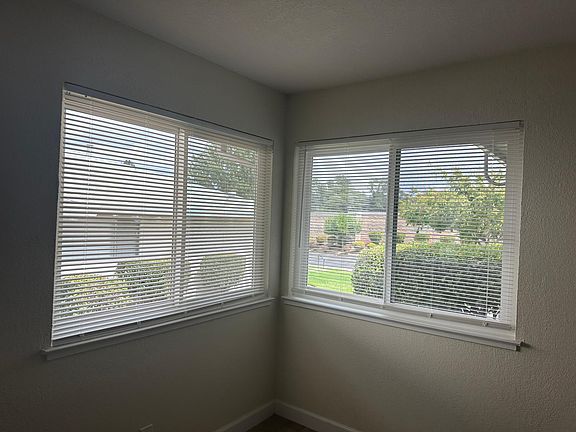 5th image of 3653 Park Dr APT 3