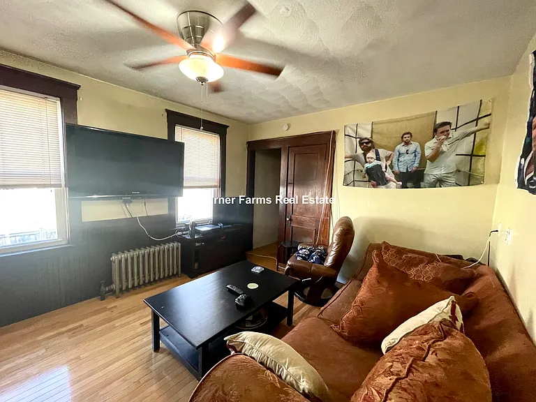 221 Holland St #2R — Photo 17