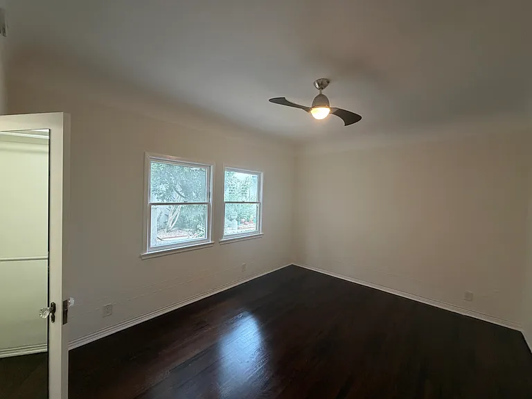 1049 S Orange Grove Ave #1 — Photo 23