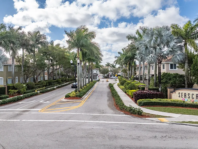 Seascape Pointe Townhomes — Photo 27