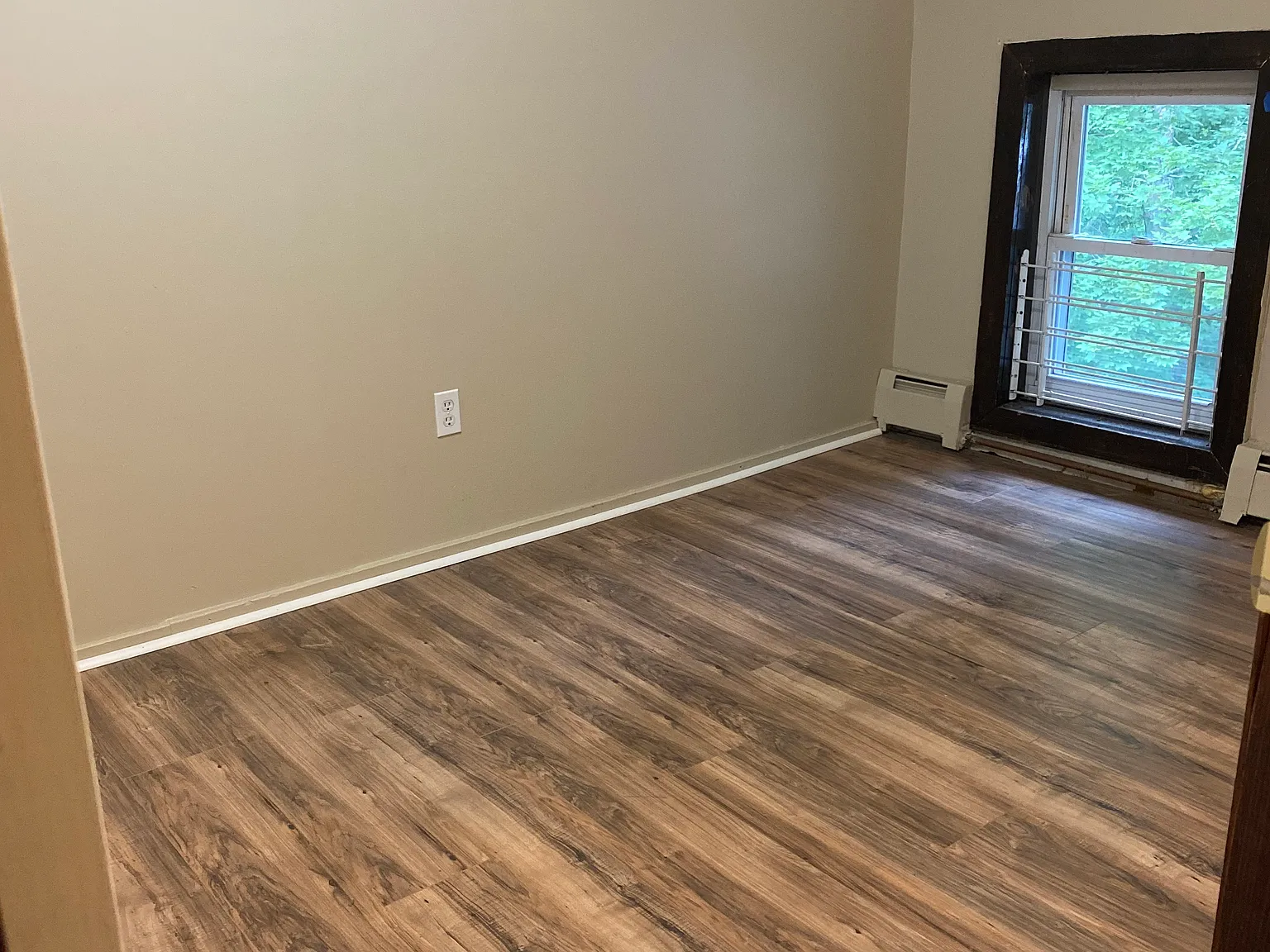 3 bed, 3288 sqft, $1,600 — Photo 3