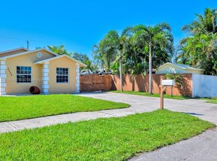 6886 Park St, Hollywood, FL 33024