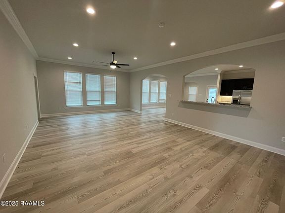 5th image of 204 Hidden Meadows Dr