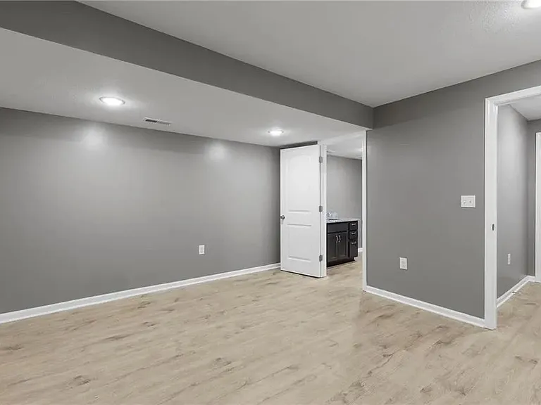 135 Cedar Ct — Photo 16