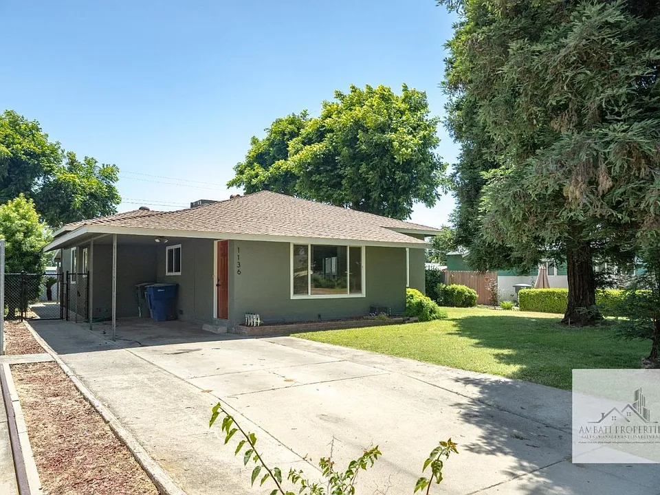 1136 E Griffith Way