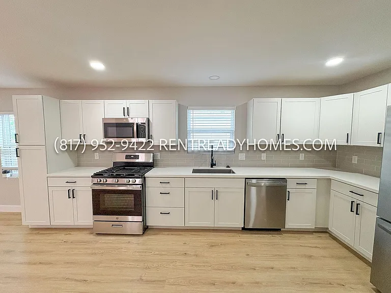 1416 Fairbanks St — Photo 15