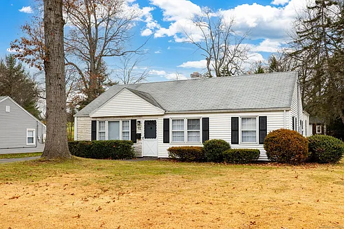 92 Indian Hill Rd Photo 1