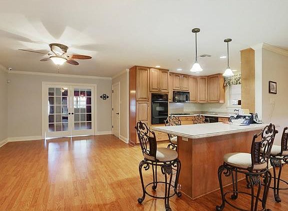4th image of 2813 Palmisano Blvd