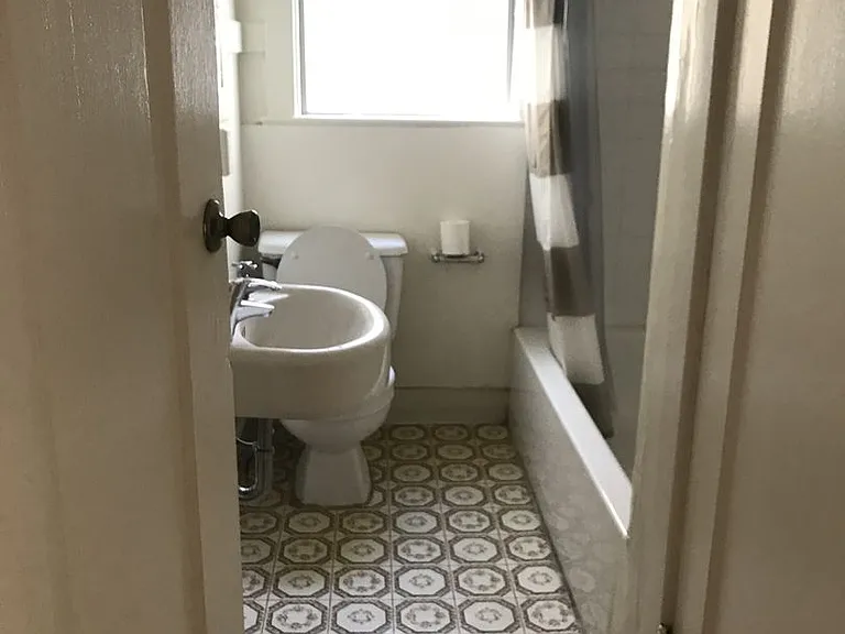 2411 Durant Ave — Photo 17