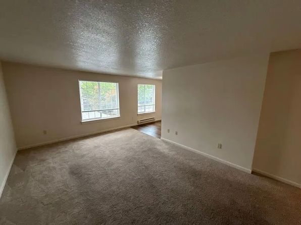 907 Bryan Ct #4