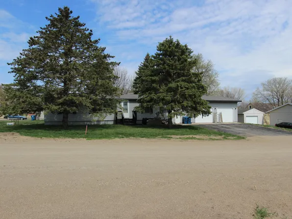 810 Maple St, Henderson, MN 56044