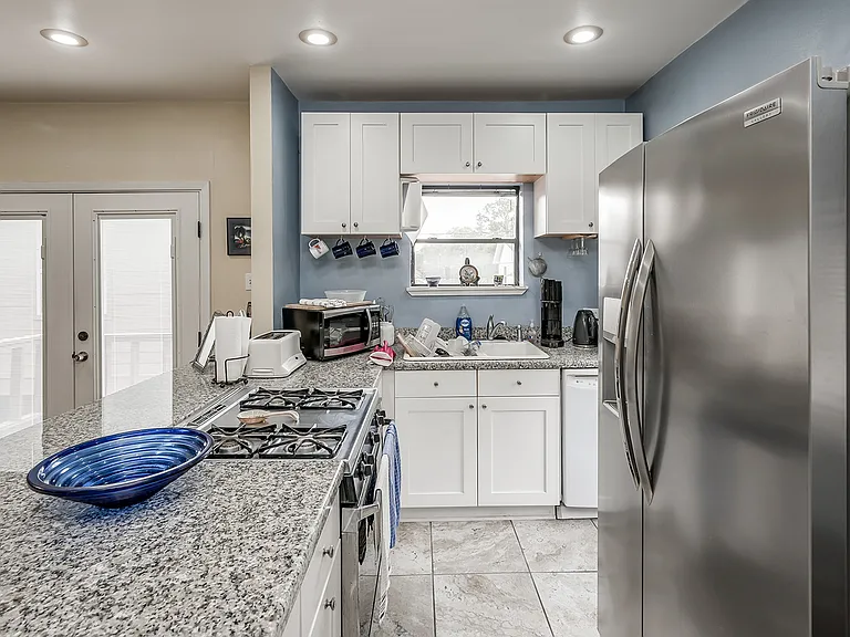 1913 Hawthorne St #1 — Photo 3