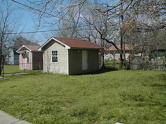 3rd image of 307 Parkwood Pl