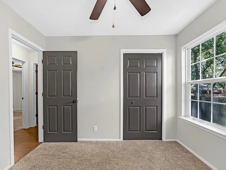 1108 W Fredericksburg St — Photo 27