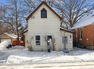 8 Tasker St, Saint Catharines, ON L2R3Z8