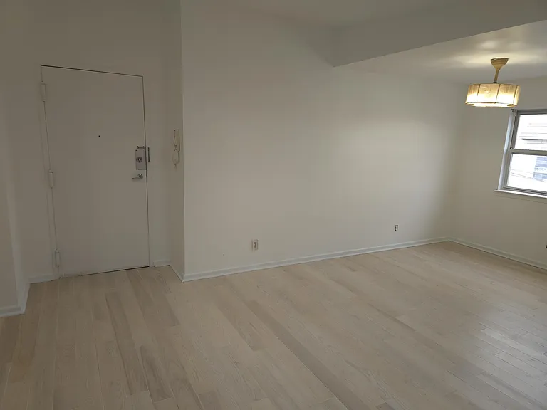6715 Polk St #7 — Photo 10