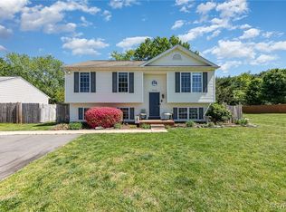 10701 Hamiltons Crossing Dr, Fredericksburg, VA 22408