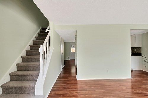 3rd image of 7930 Clovertree Ct