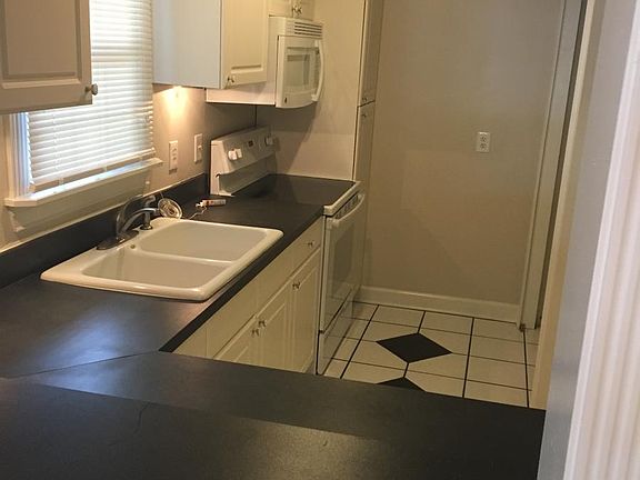 5th image of 170 1st Ave S