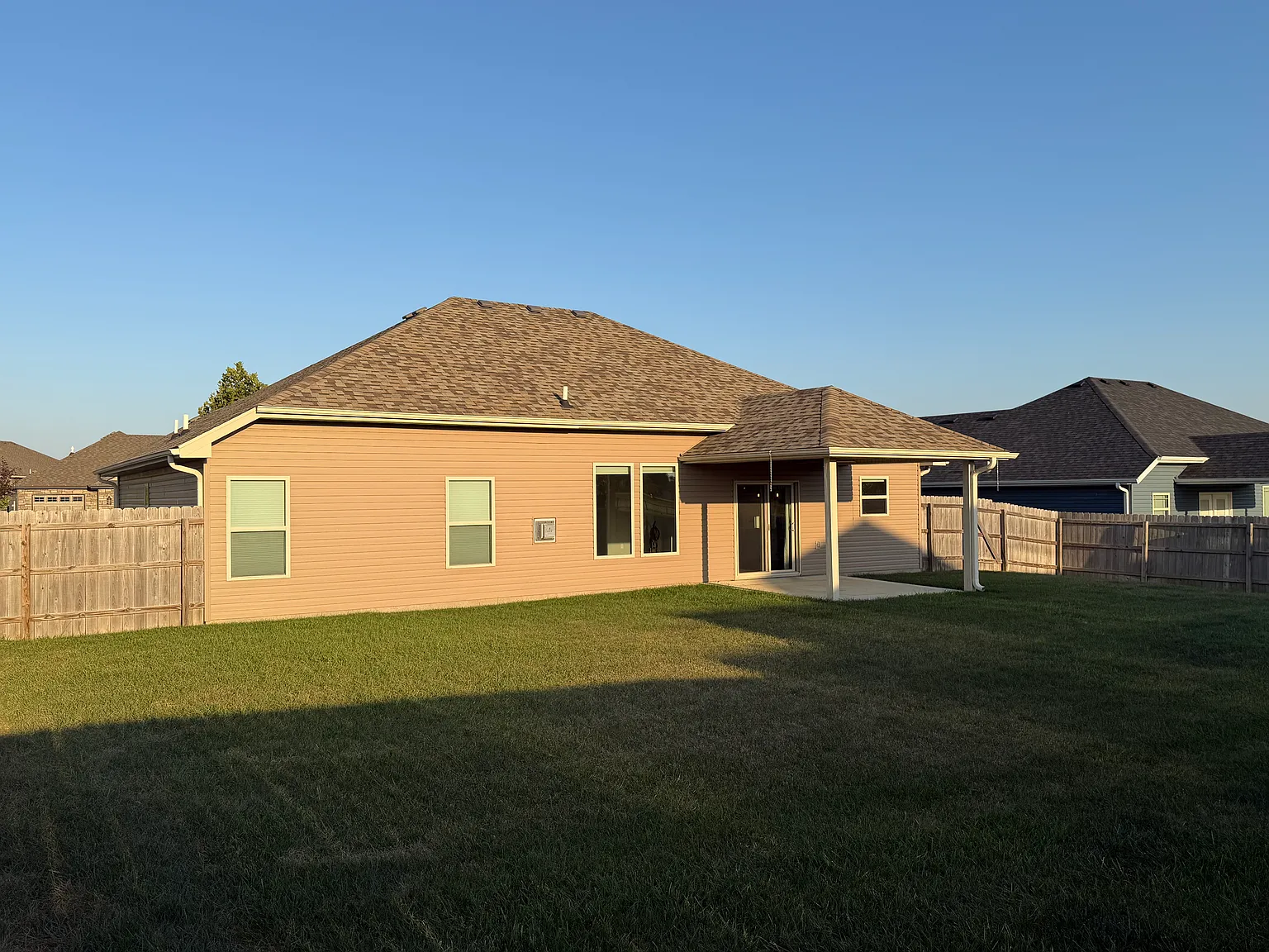 3 bed, 1525 sqft, $2,000 — Photo 2