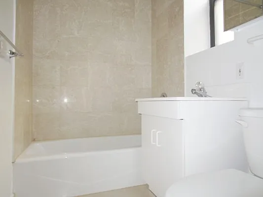 Rented by City Connections Realty | media 27