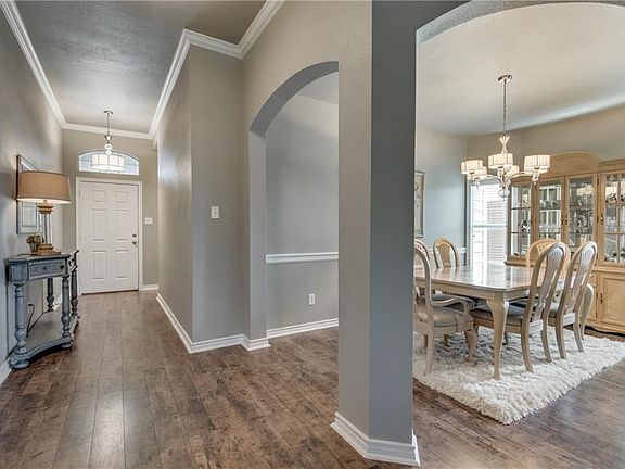 3rd image of 2701 Soda Springs Dr
