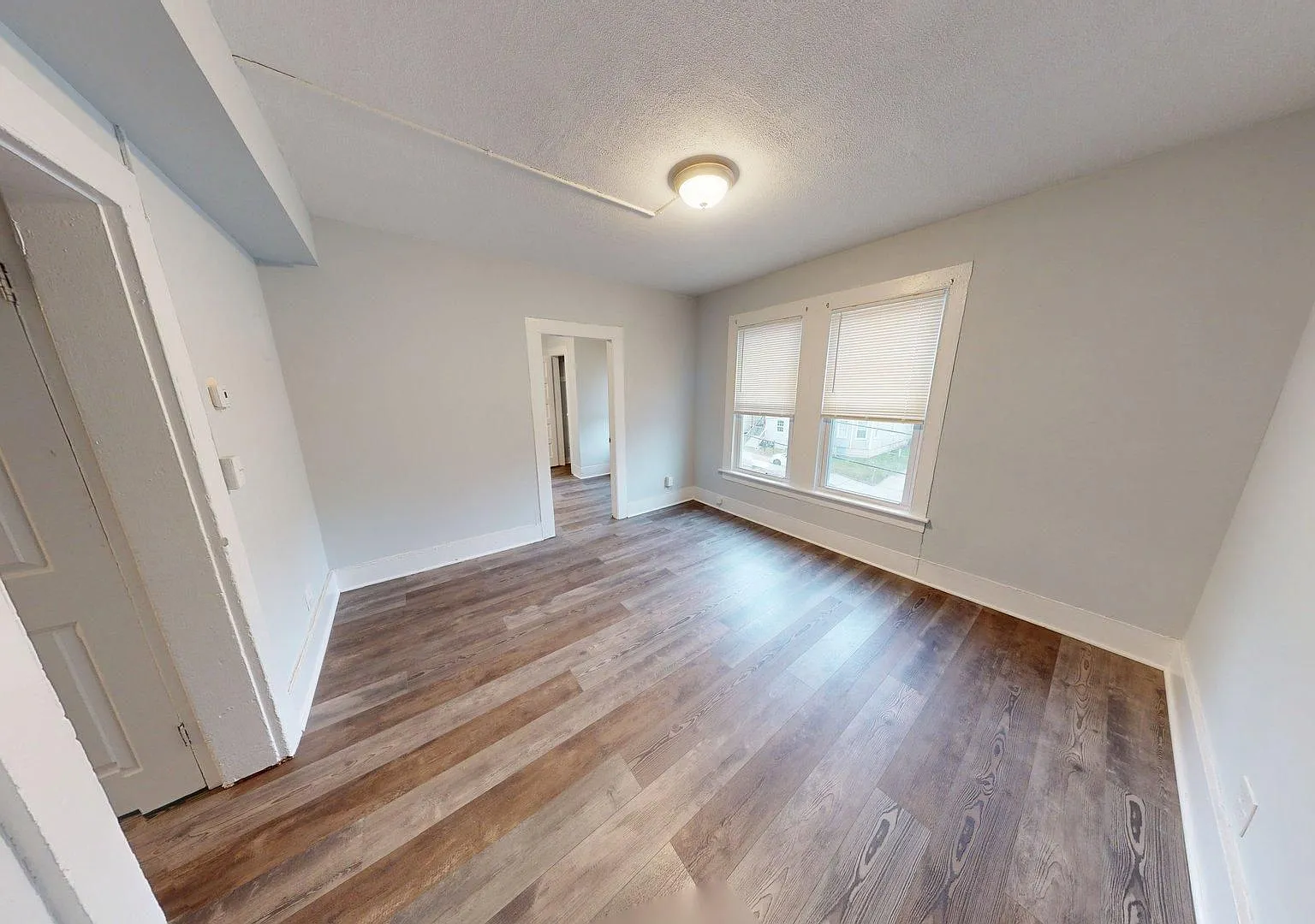 SB Howe Ave Apartment — Photo 2