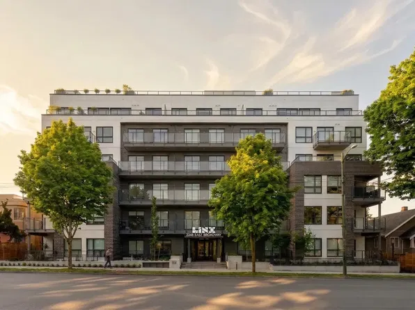 2268 Broadway E #507, Vancouver, BC V6K 0B2