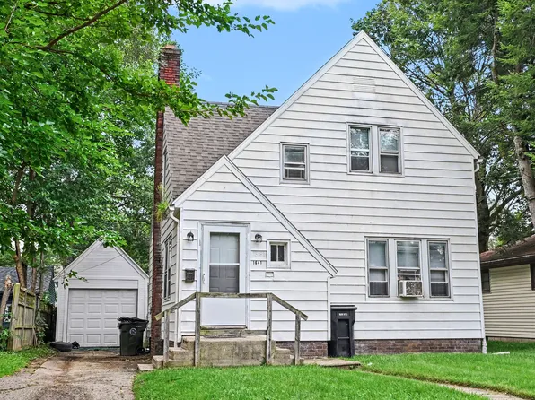 1641 Johnson St, South Bend, IN 46628