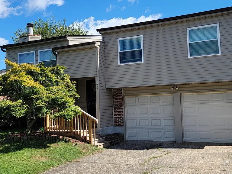 2907 Velden Dr — Photo 2