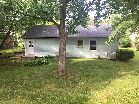 2nd image of 3817 Winding Brook Ct