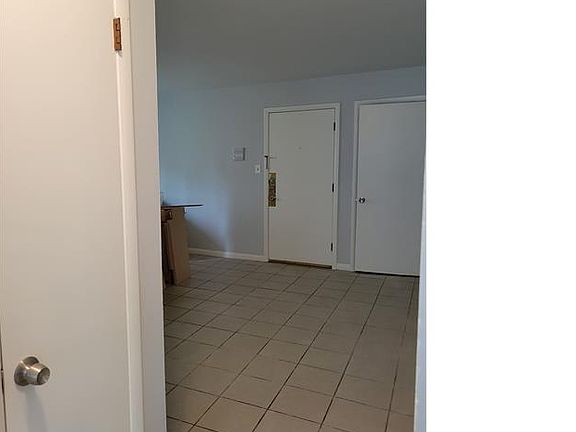 3rd image of 2304 W Garfield Blvd #1F