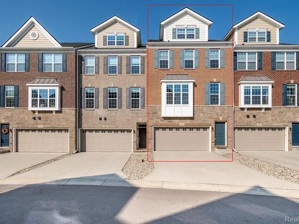 2836 Ridington Rd, Ann Arbor, MI 48105