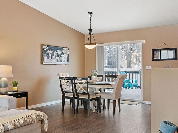 4th image of 18 Carnegie Dr