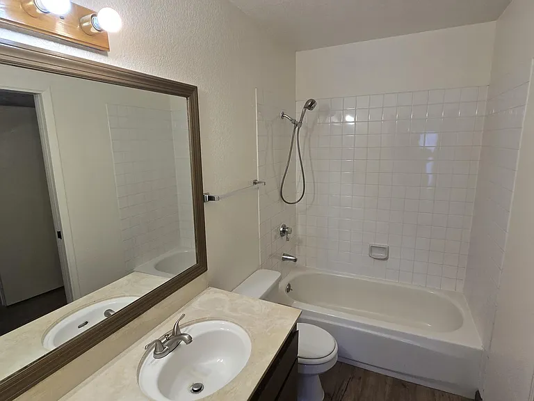27703 Persimmon Dr — Photo 17