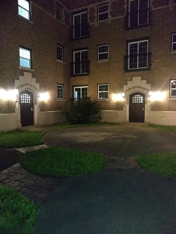 Beverly Terrace Apartments — Photo 1