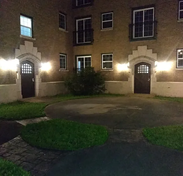 Beverly Terrace Apartments — Photo 2