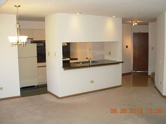 Slider to front door view