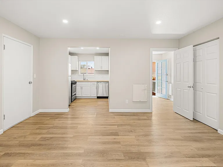 130 S Soledad St — Photo 13